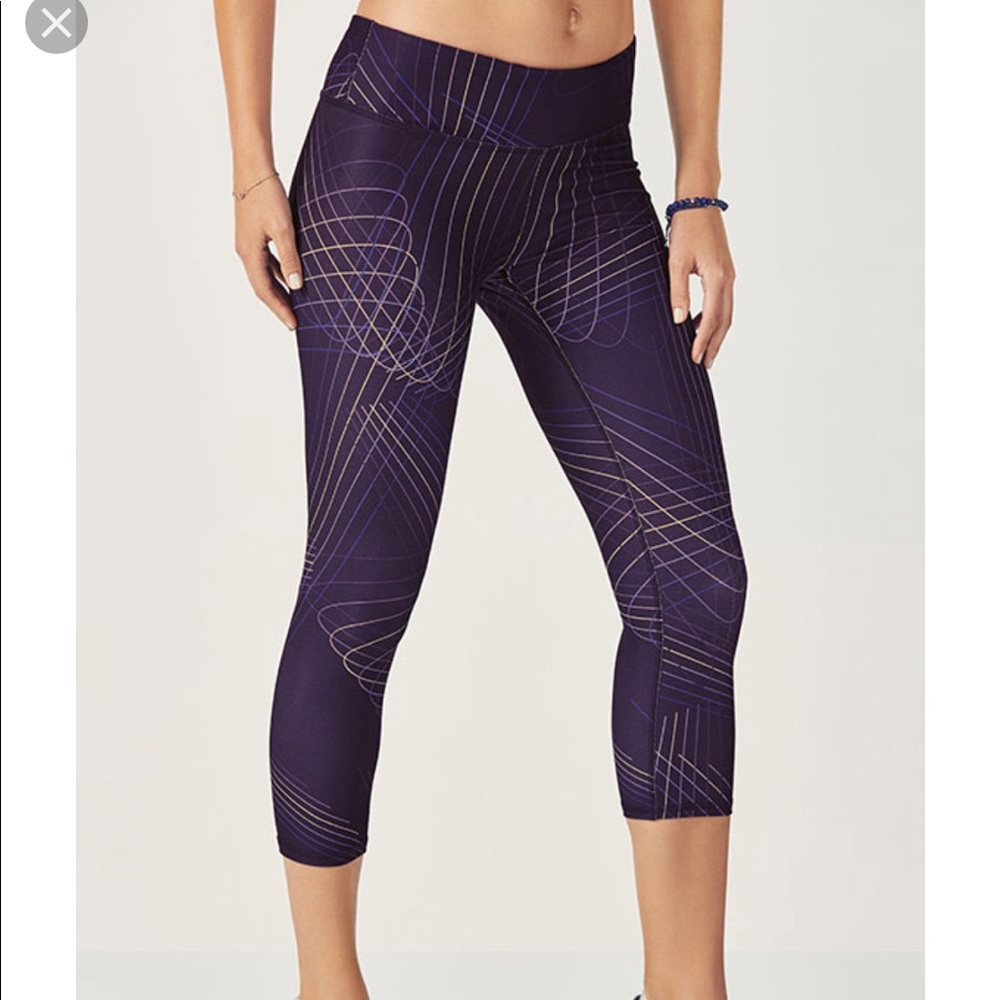 NWT Fabletics Salar Capri Lightspeed Print Sz S